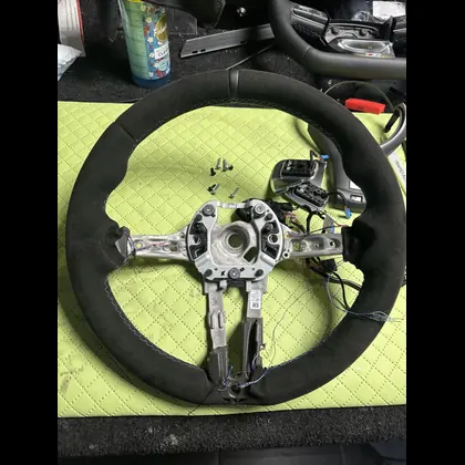 BMW Lenkrad Alcantara Multilayer schwarze Naht und 12-Uhr-Markierung - Lenkrad beziehen Zürich Express-Service Uzwil